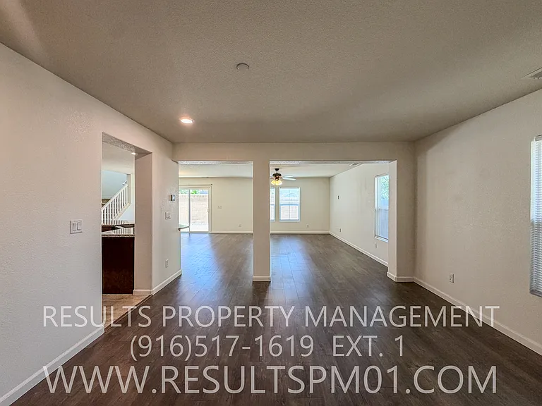 4329 Gentry Way — Photo 7