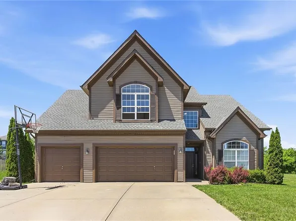622 Johnston Pkwy, Raymore, MO 64083