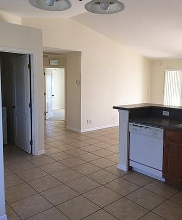 4th image of 1728 SE 8th Ave