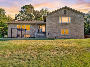 664 Lakeridge Cir, Troutville, VA 24175