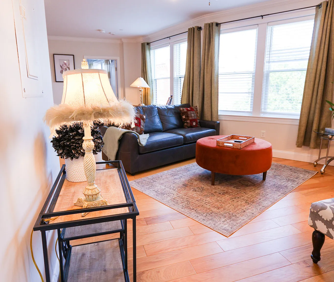 2 bed, 2.0 bath, 1000 sqft, $4,300 — Photo 3