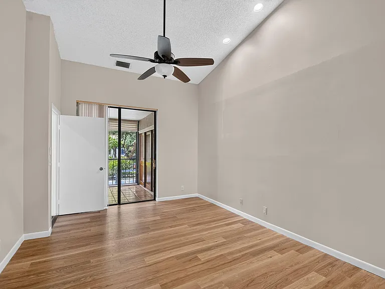 5451 Verona Dr #N — Photo 11