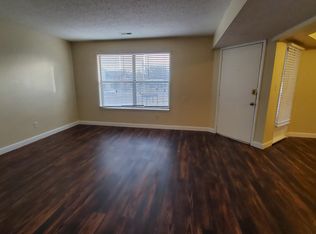 4420 SW 34th St APT 13, Topeka, KS 66614