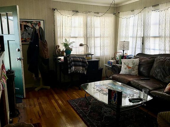 3rd image of 2505 22nd St APT B