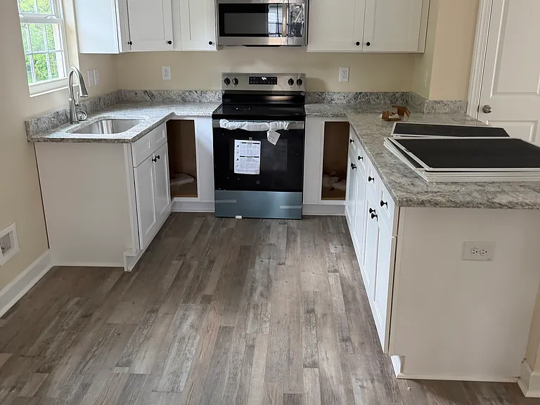 1350 Utopia Rd — Photo 2