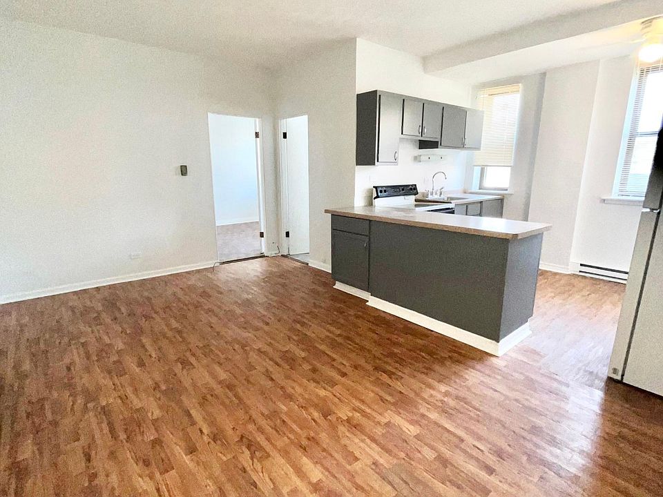 1st image of 2700 S Hamlin Ave #1R