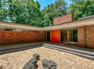 2 Deer Creek Hl, Saint Louis, MO