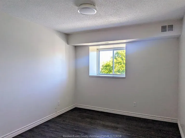 1323 Langlois Ave #302 — Photo 7