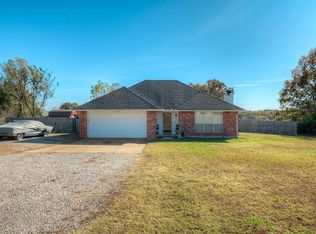 21878 Faye Ln, Harrah, OK 73045