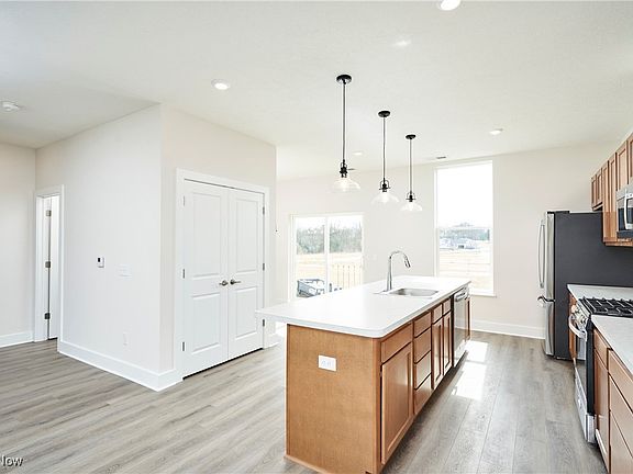 5th image of 604 Mull Ave #12