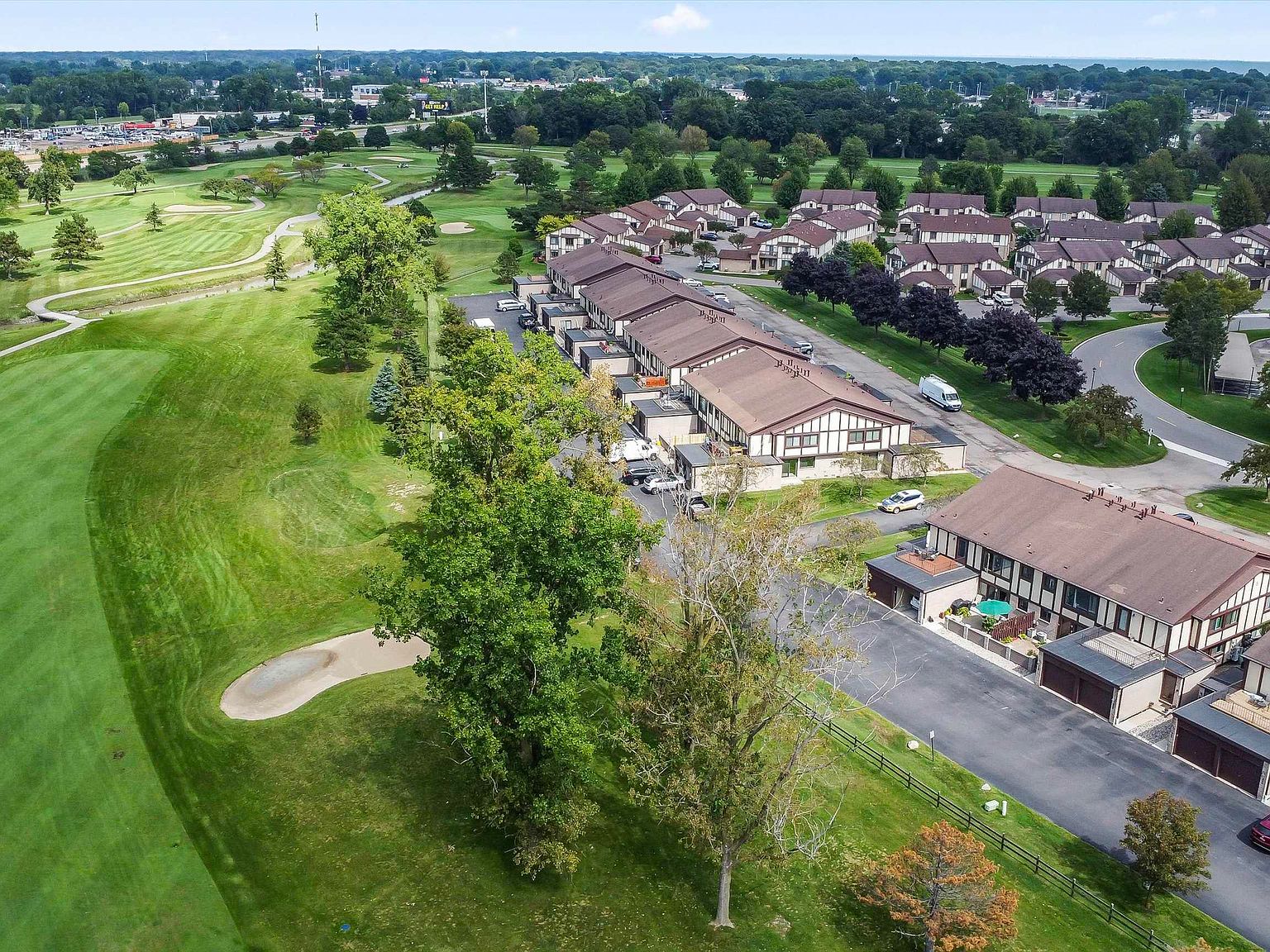 1038 Country Club Dr