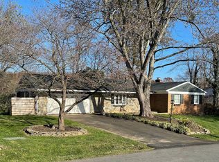 2717 Calkins Rd, Herndon, VA 20171