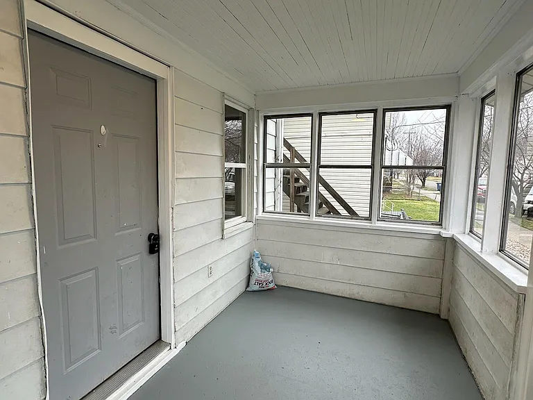 154 W Plumer St — Photo 3