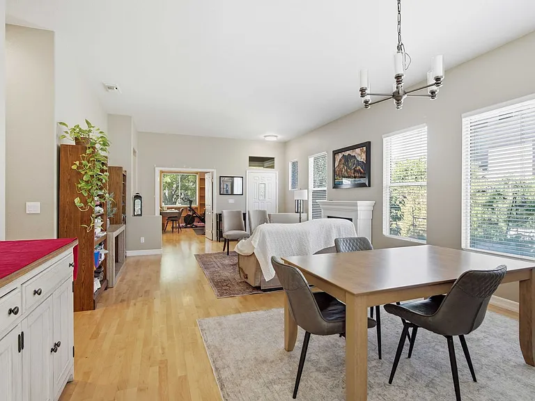 28587 Haskell Canyon Rd — Photo 5