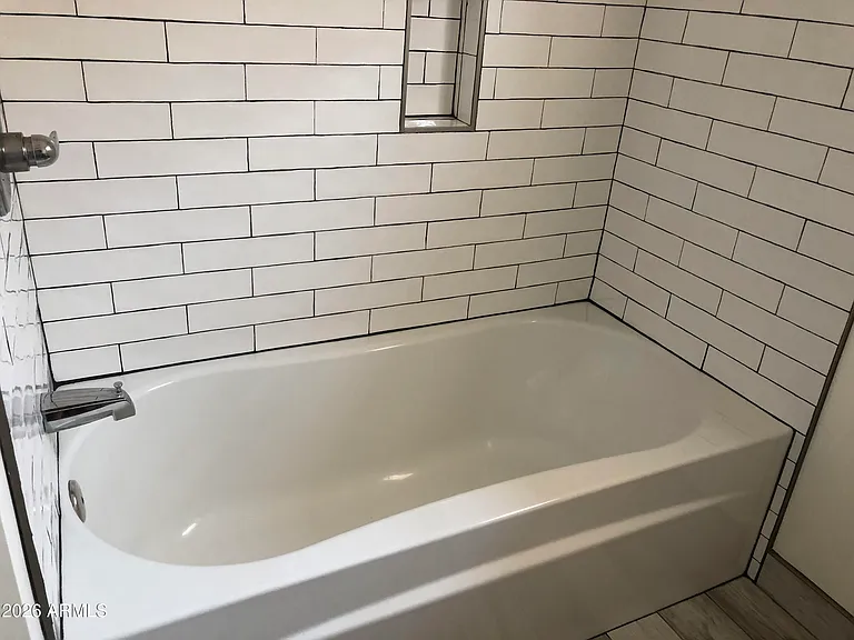 326 W Highland Ave — Photo 13