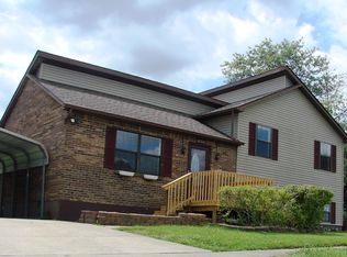 105 Sorrell Dr, Radcliff, KY 40160