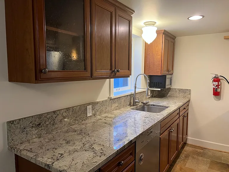 4915 Linden Ave N #5 — Photo 3