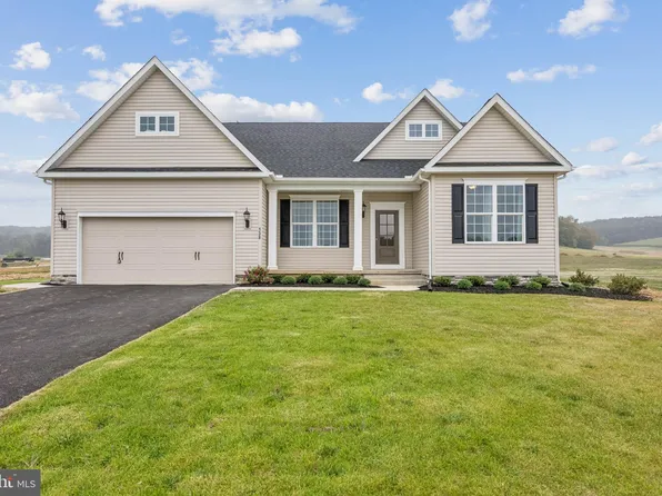 138 Ledger Dr #76, Hanover, PA 17331