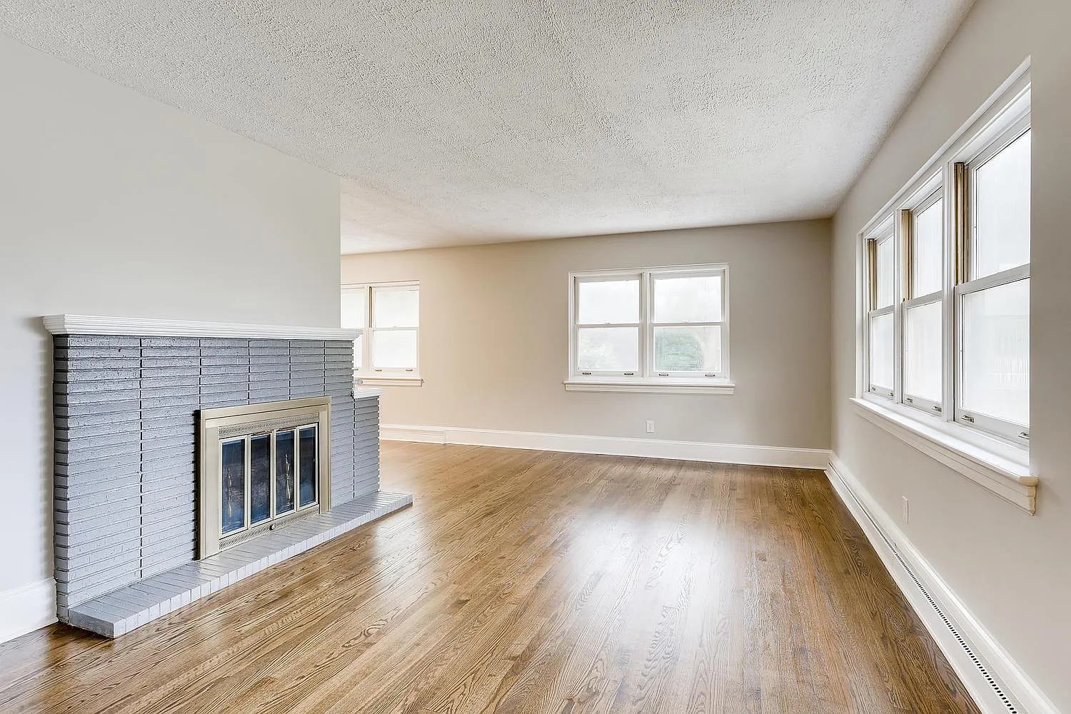 1214 Knox St — Photo 2