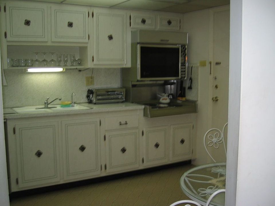 2nd image of 300 Diplomat Pkwy APT 718