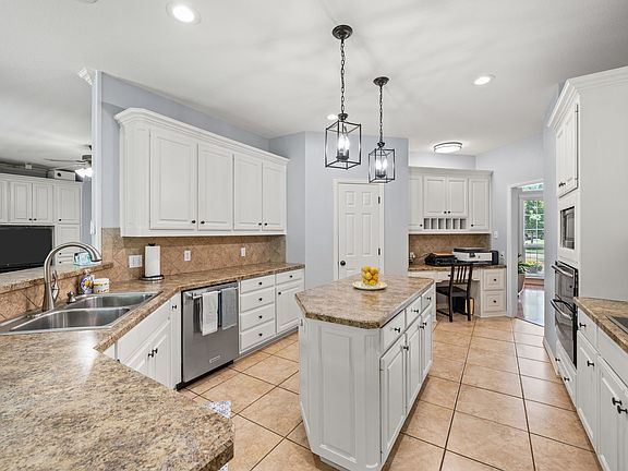3rd image of 3409 Moneta Ct