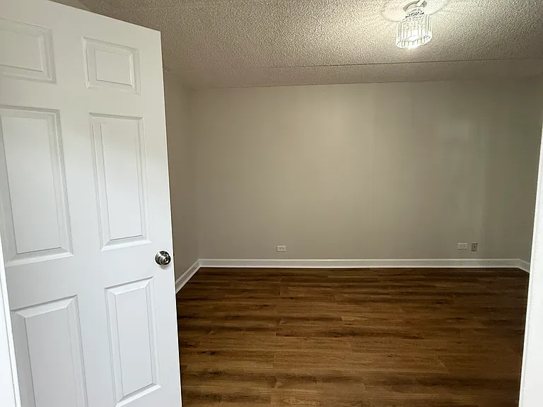 4750 N Elston Ave #102 — Photo 10