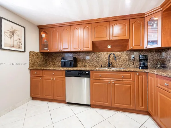 4975 E Sabal Palm Blvd APT 309, Tamarac, FL 33319