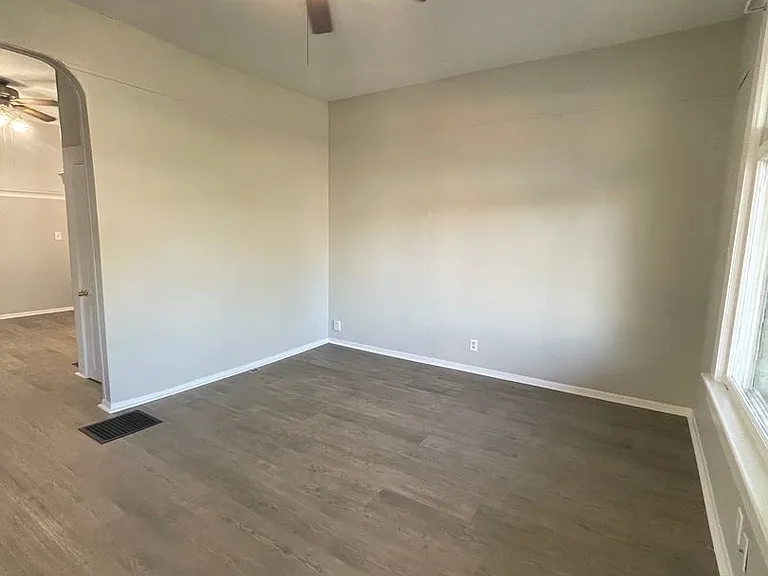 1822 Main St — Photo 11