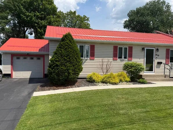 40 State St, Malone, NY 12953