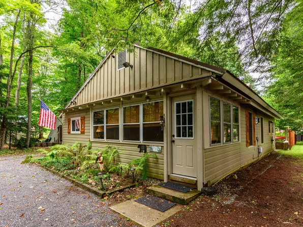 113 Central Ave, Eagle Bay, NY 13331