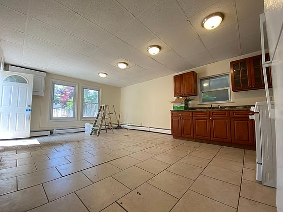 2nd image of 425 N Terrace Ave