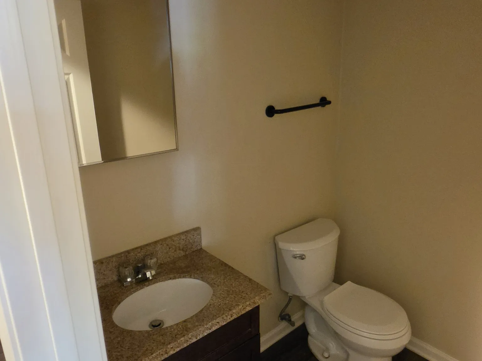 2 bed, 1.5 bath, 1300 sqft, $1,650 — Photo 3