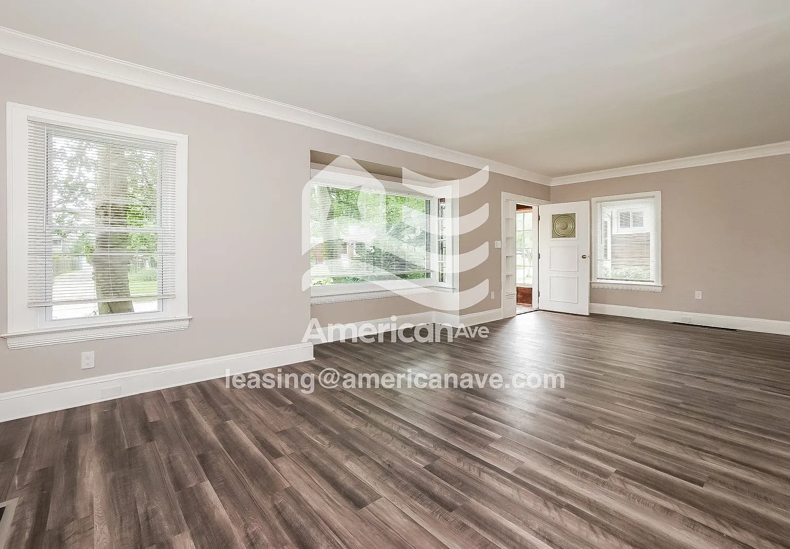 4 bed, 2.0 bath, 1949 sqft, $1,975 — Photo 2
