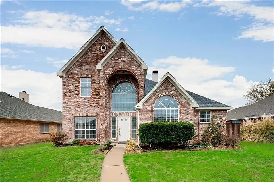 4 bed, 2650 sqft, $3,200 — Photo 3