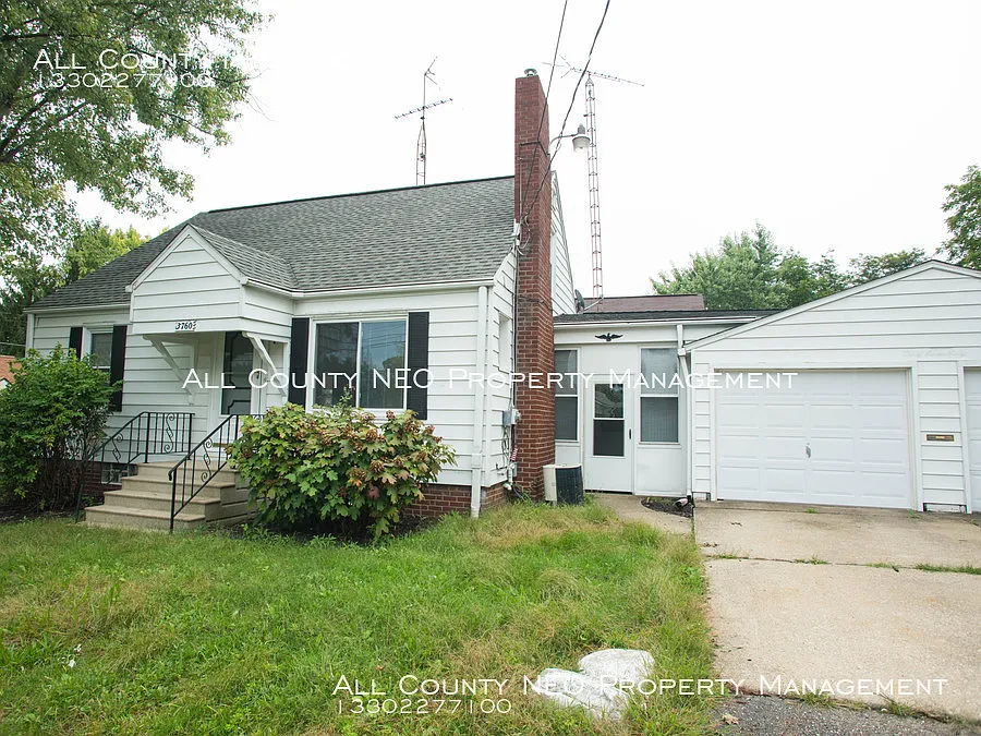 3760 Grunder Ave NW photo 1