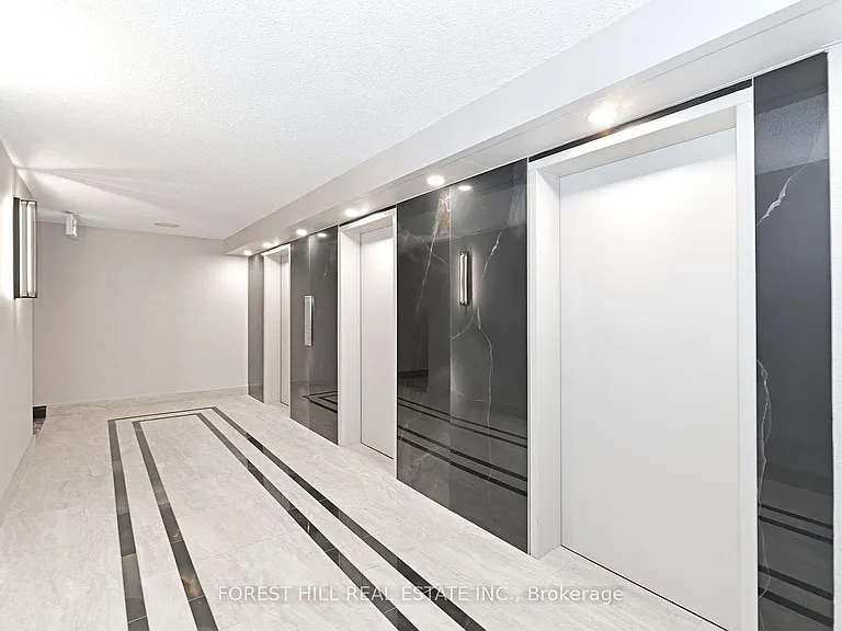 3000 Bathurst St #1205 — Photo 2