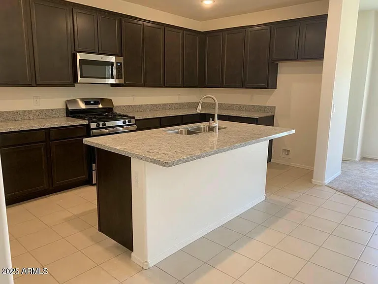 341 E Rio Pl — Photo 4