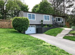 20 Crescent Dr, Beacon, NY