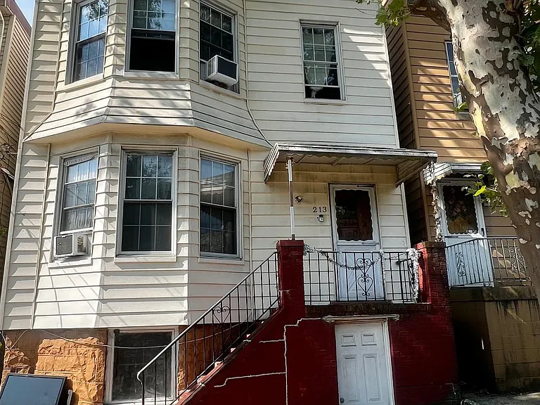 213 Beacon Ave #2 — Photo 11