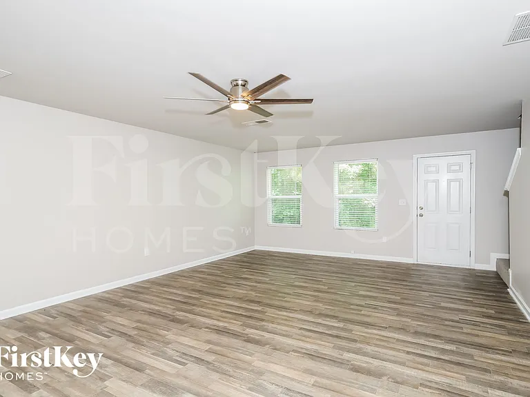 2550 Wood Bend Ln — Photo 3