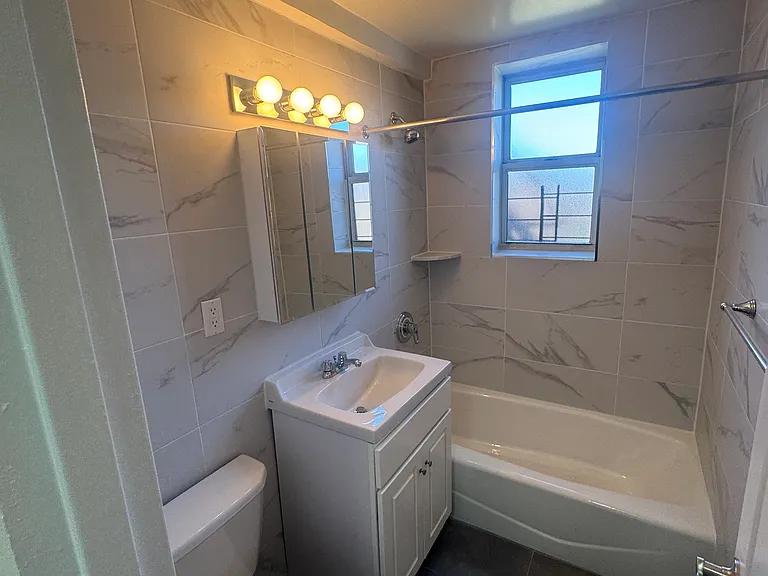2072 20th Ln #5A — Photo 5