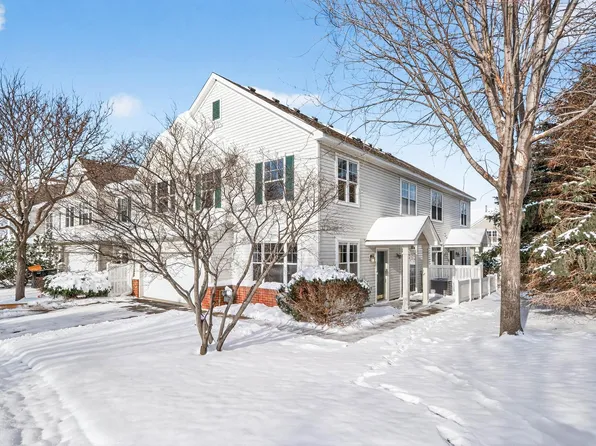 1590 Countryside Dr, Shakopee, MN 55379