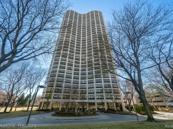 5000 Town Ctr Ste 2301, Southfield, MI 48075
