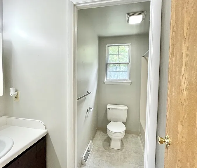 444 Tanglewood Ln — Photo 16