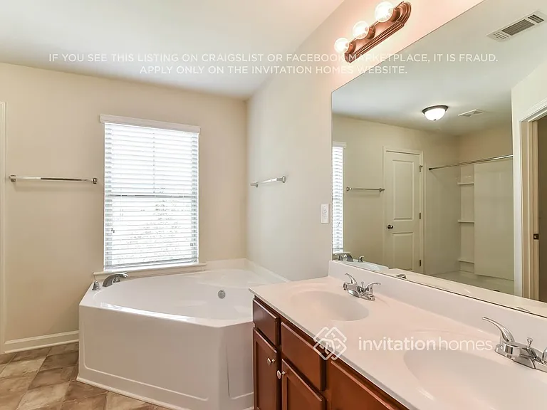 439 Village Broad St — Photo 16
