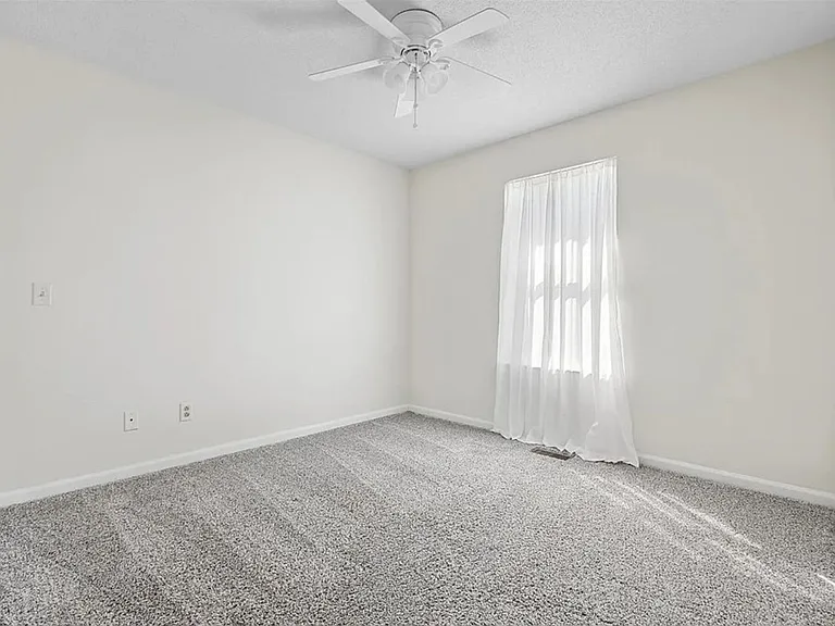 640 Kuhne Hts #C — Photo 6