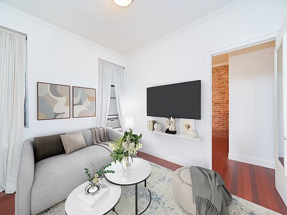 4th image of 211 Avenue A #39