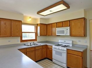 17637 W Julie Ln, Gurnee, IL 60031