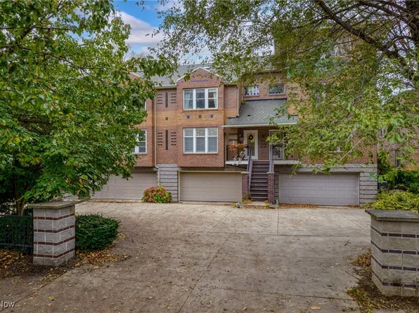 3102 Clinton Ave, Cleveland, OH 44113