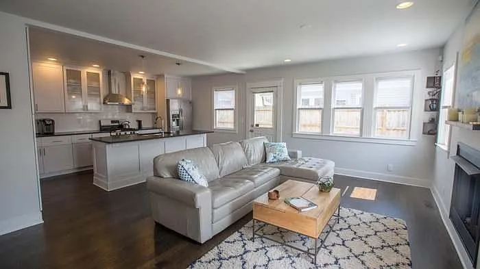 4 bed, 2.5 bath, 1804 sqft, $3,500 — Photo 3